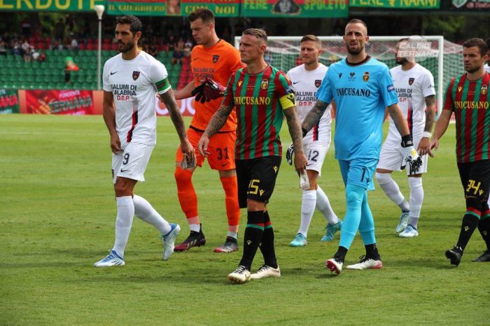 Ternana-Cosenza 1-1: Brignola replica a Favilli ma i Lupi non sfruttano 42' di superiorità numerica - Iacchite.blog