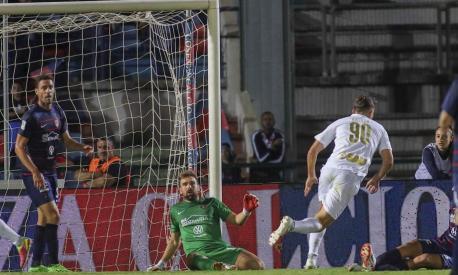 Serie B, Cosenza-Modena 2-1: rimonta rossoblù da urlo e primo posto in  classifica