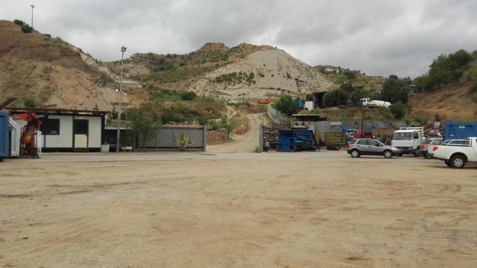 Sequestrada ditta abusiva di gestione rifiuti speciali