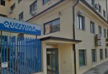 Crotone. Cellulari e denaro in carcere, arrestato agente della polizia penitenziaria