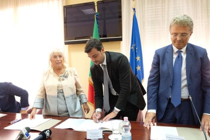 Abusivismo: prefetto di Cosenza e sottosegretario Sibilia firmano intesa per demolizioni