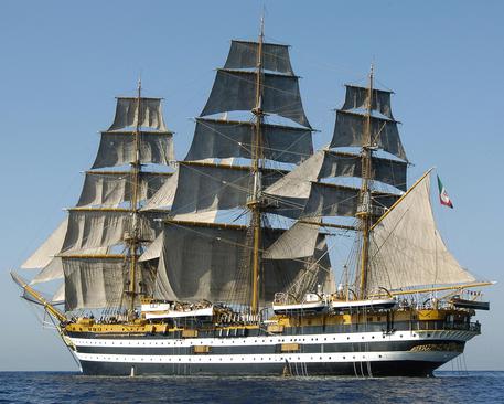 Marina militare: nave scuola Vespucci arrivata a Madera