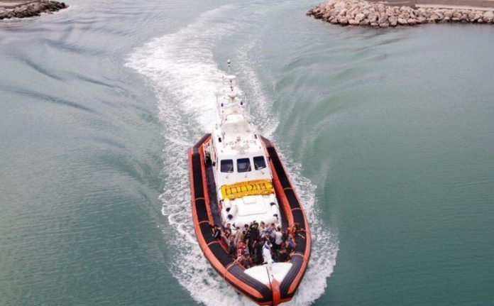 migranti-roccella-e1634227885826-800x495