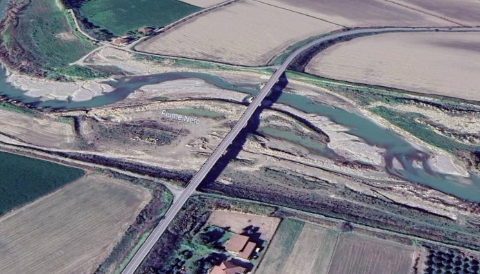 ponte-sul-fiume-neto-30277