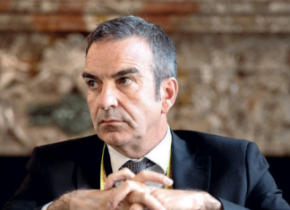 Calabria, assalto alla Cittadella. La moltiplicazione delle auto blu di Occhiuto: la terza è riservata alla “famigghia” e ha fatto parecchi danni…