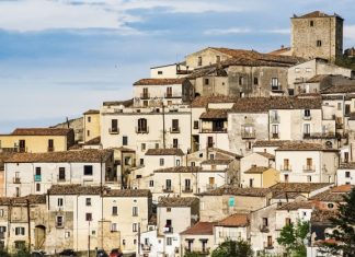 Altomonte, Comune sciolto per mafia: il dipendente comunale “fulcro” del patto con i clan: le gare truccate e le assunzioni pilotate