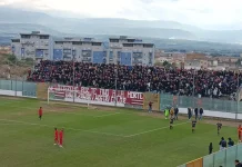 Serie D. La Reggina vince anche il derby col Sambiase (0-1) e riapre il campionato: ora la vetta è a -4