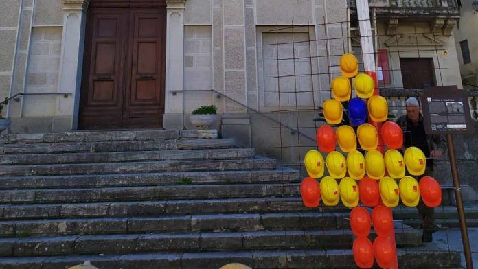 mosorrofa albero sicurezza caschi