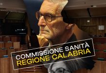 Calabria. De Magistris sbertuccia la tragicommedia (i)Greco della Commissione Sanità: “Chi va per questi mari questi pesci prende”