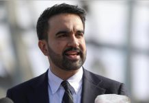 “La polizia di New York non aiuterà l’Ice e dirà no alle persecuzioni razziali: attaccano ognuno di noi”