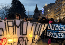 San Giovanni in Fiore di nuovo in piazza contro la malasanità ricordando Serafino: “Avete spento l’ospedale come una candela”